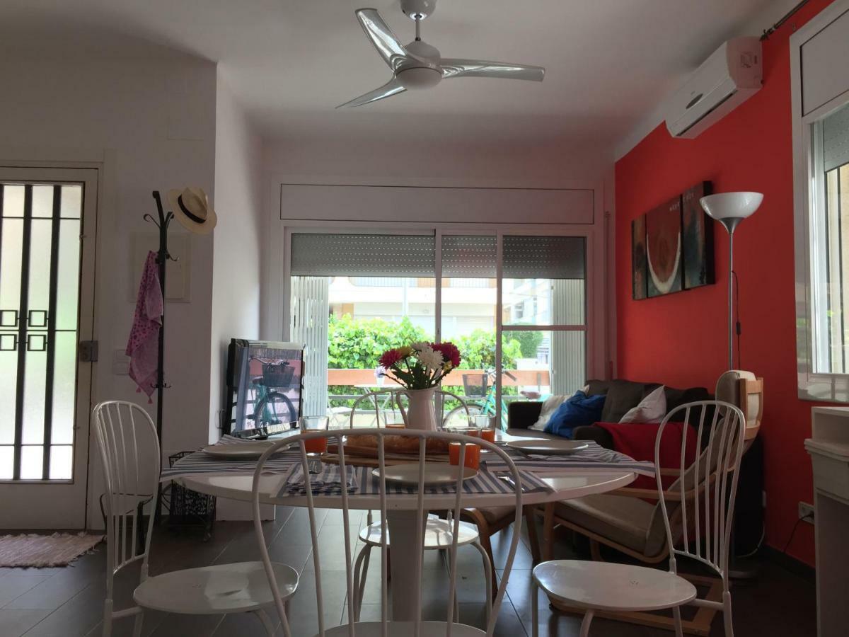 Nice Apartment 80 Meters From The Beach Calafell Zewnętrze zdjęcie